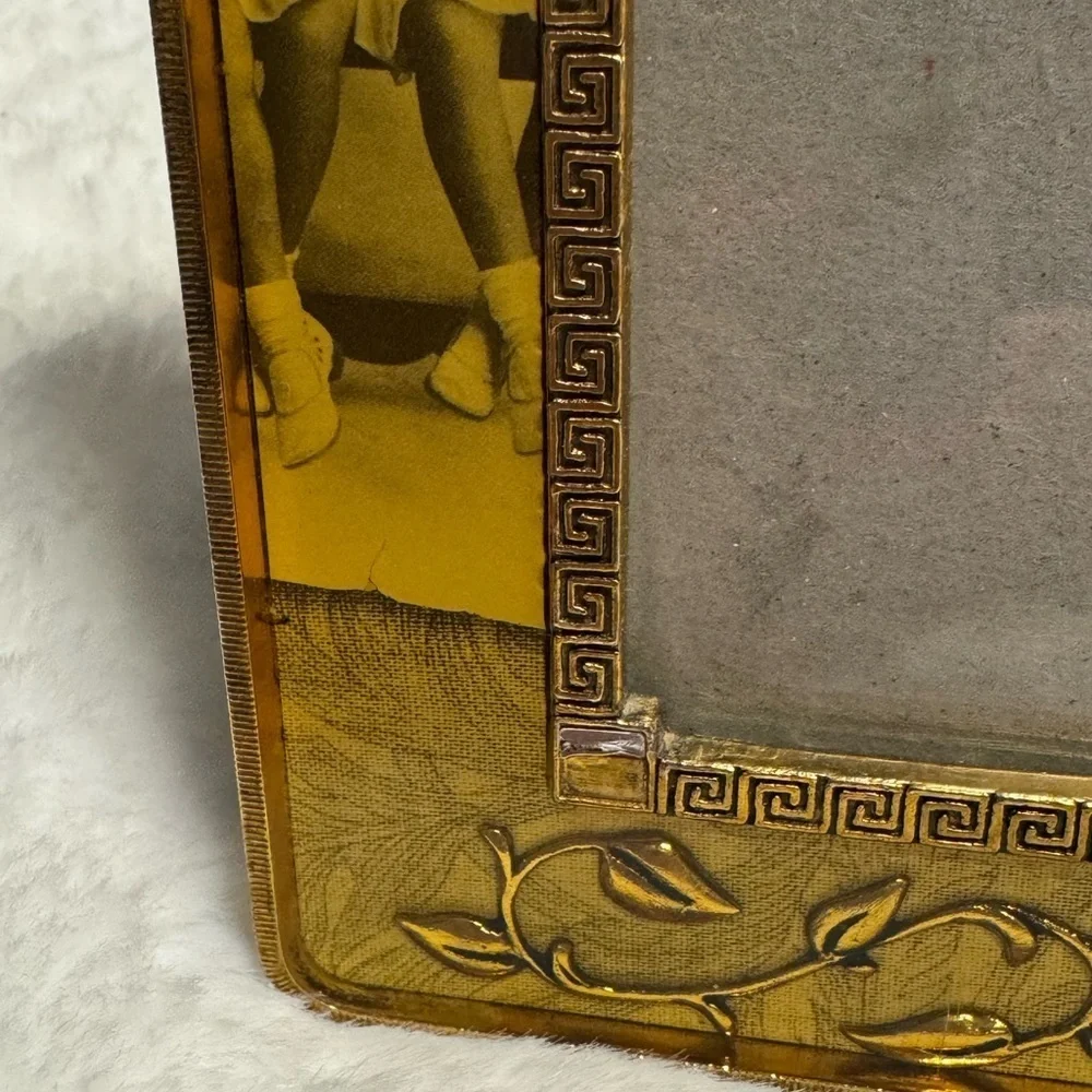 2003 Sisters Thompson Photo Frame 6X8 Gold Heavy Scrollwork Pearls Fancy VTG